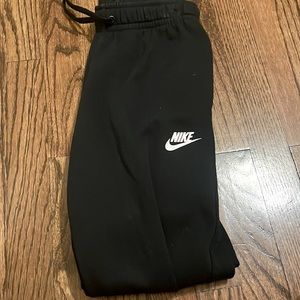 black nike joggers